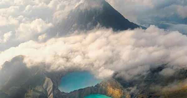 Wisata Liburan Danau Kelimutu Indonesia