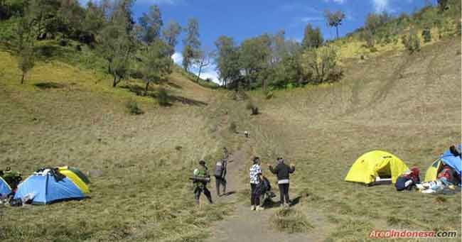 Love Climb - Mount Semeru - Indonesia Area