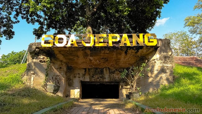 Goa Jepang TN Baluran