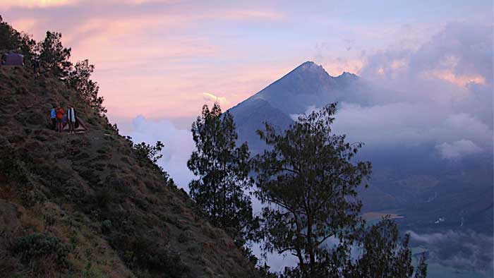 Sunset Terindah di Plawangan Sembalun